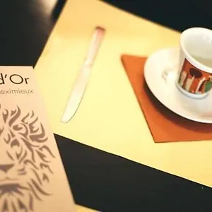 ホテル Brasserie Le Lion D'or