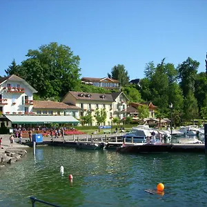 ホテル La Riviera Victoria